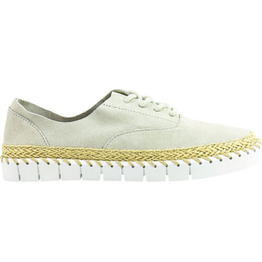 Crevo Women's Camellia Sneaker bone suede size 10